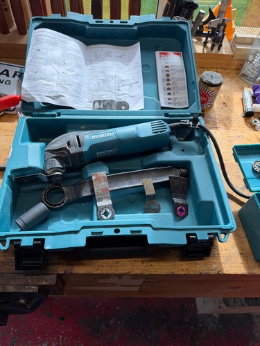 Makita tm3000c 230v - tm3000c, corded