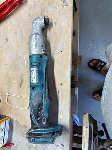 Makita dga402 18v ion - makita, li-ion